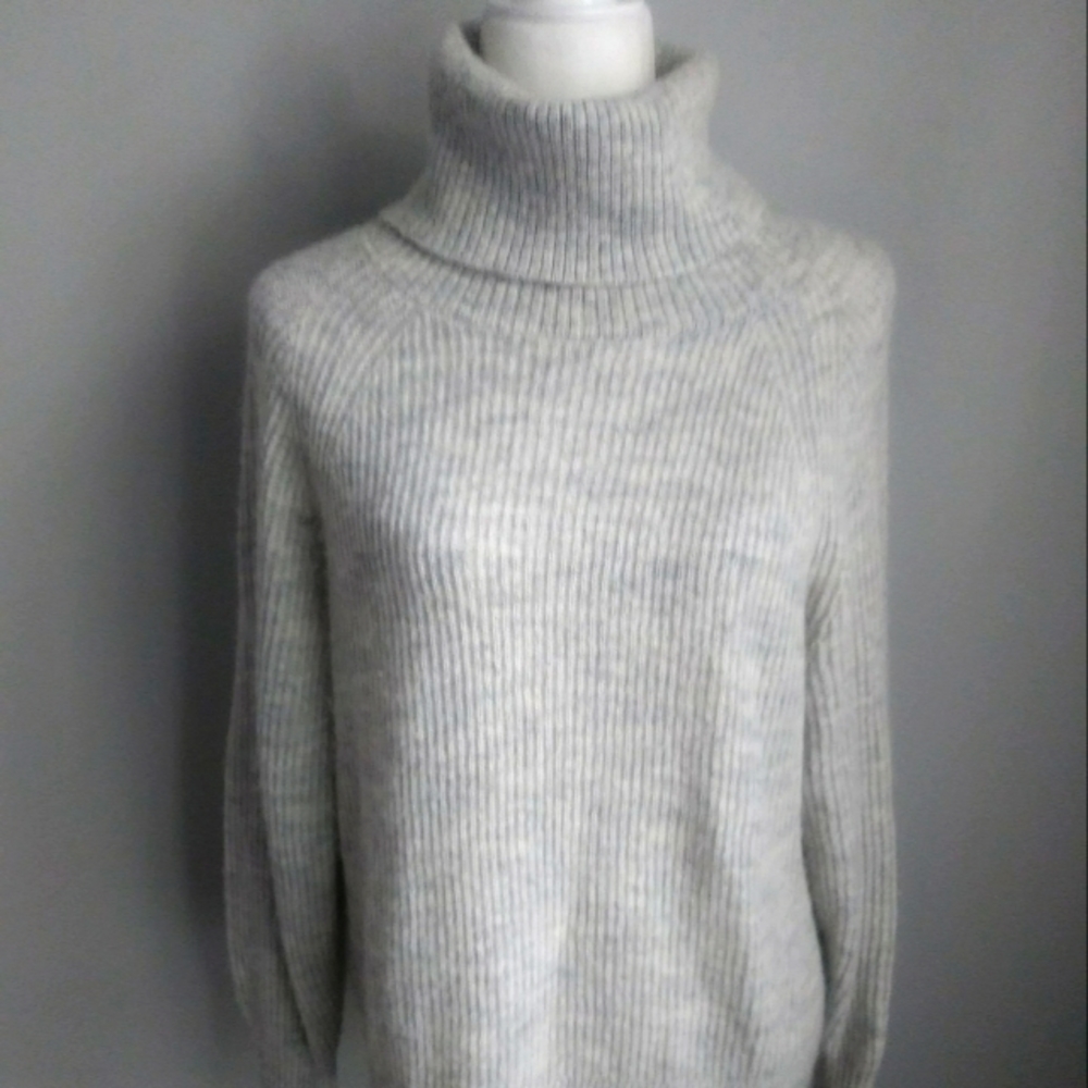COPY - QUINCE ALPACA WOOL BLEND GRAY TURTLENECK SWEATER SIZE MEDIUM